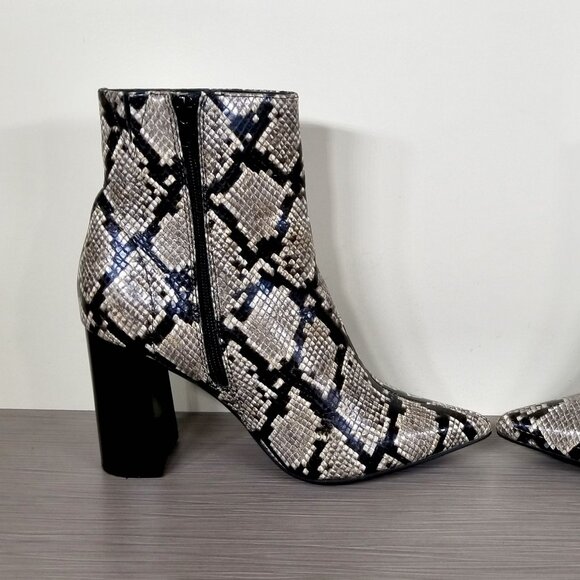 Jeffrey Campbell Raven Bootie, Python Print Leather, Womens Size 6 M - Picture 6 of 12